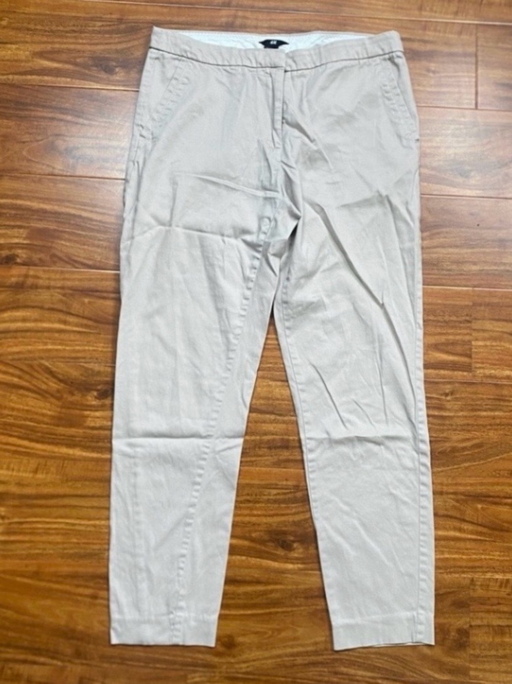 H&M Women's Beige Midrise Chino Taper Pants Size 10 Classic Minimalist Coastal